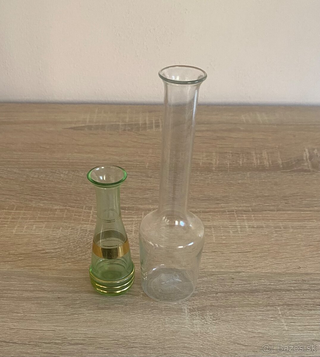 Pijačky a mix ďalších veci zo skla .