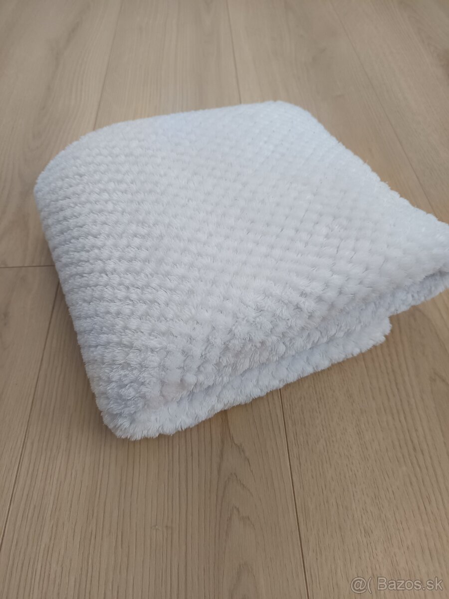 Biela deka pre bábätko