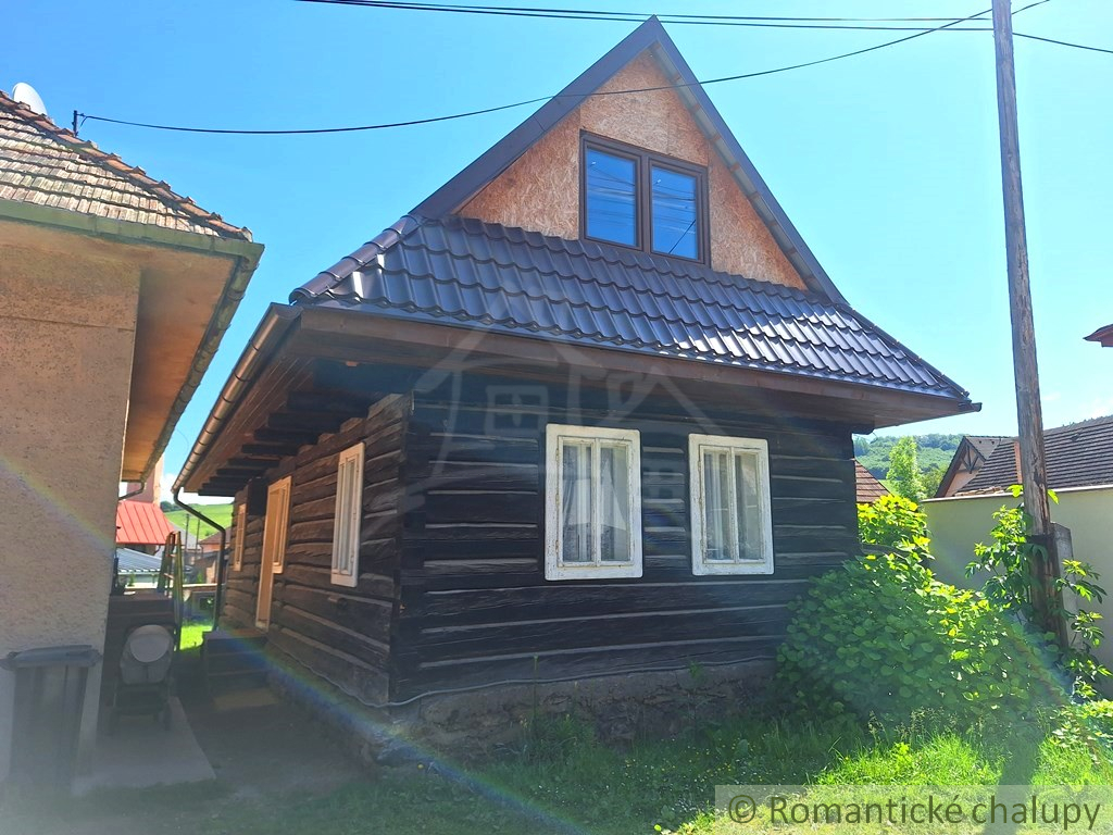 Drevenica s novou strechou a novými IS prípojkami na preda