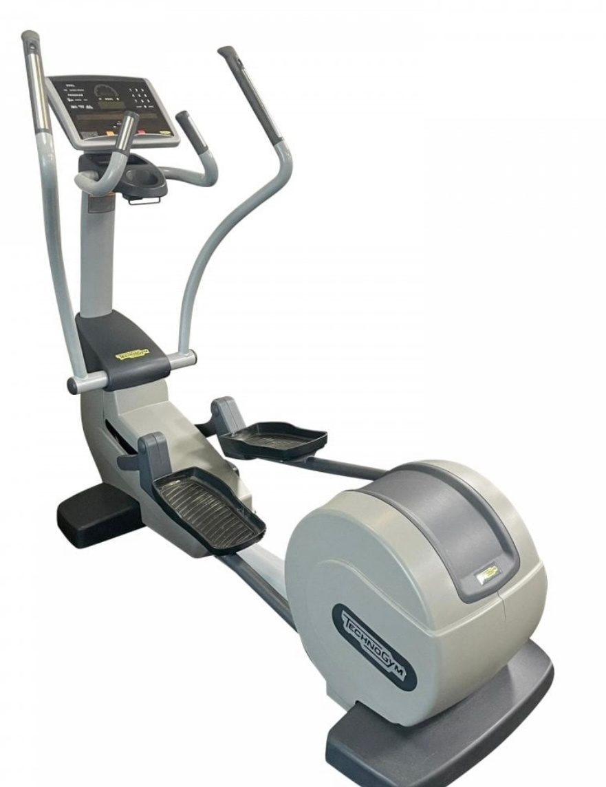 Technogym eliptický trenažér