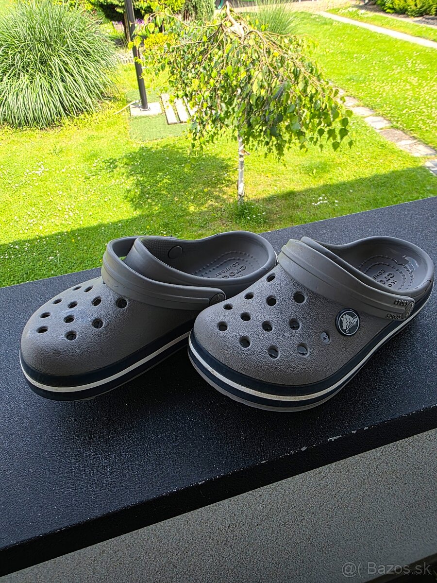 CROCS