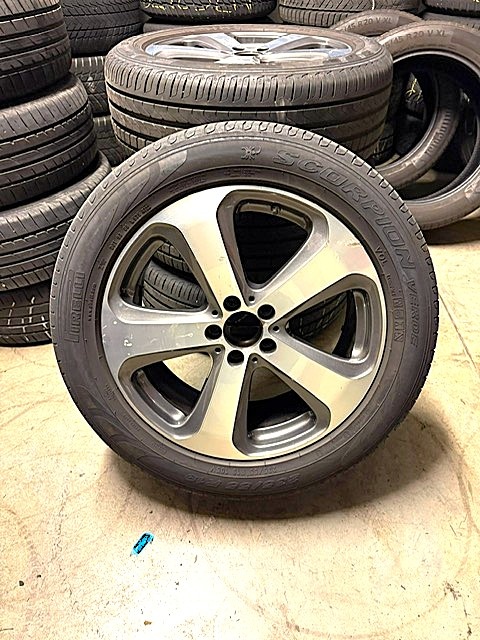 Predám sadu kolies s pneumatikami Pirelli Scorpion Verde 235