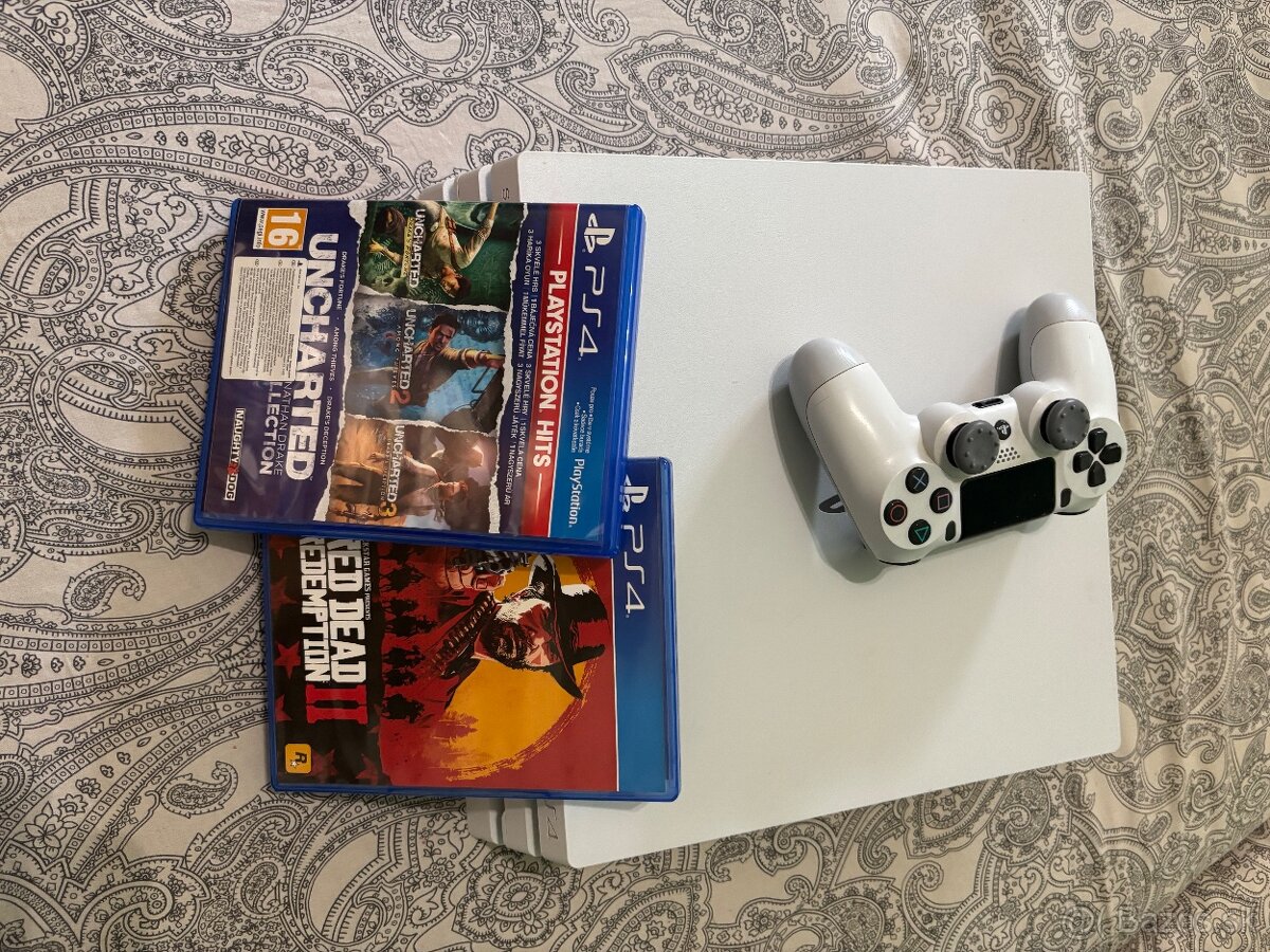PS4 Pro 1TB + 2 hry + ovládač