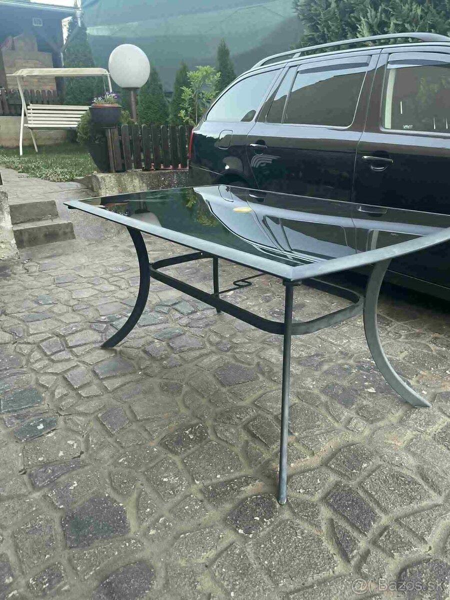 Predám stôl