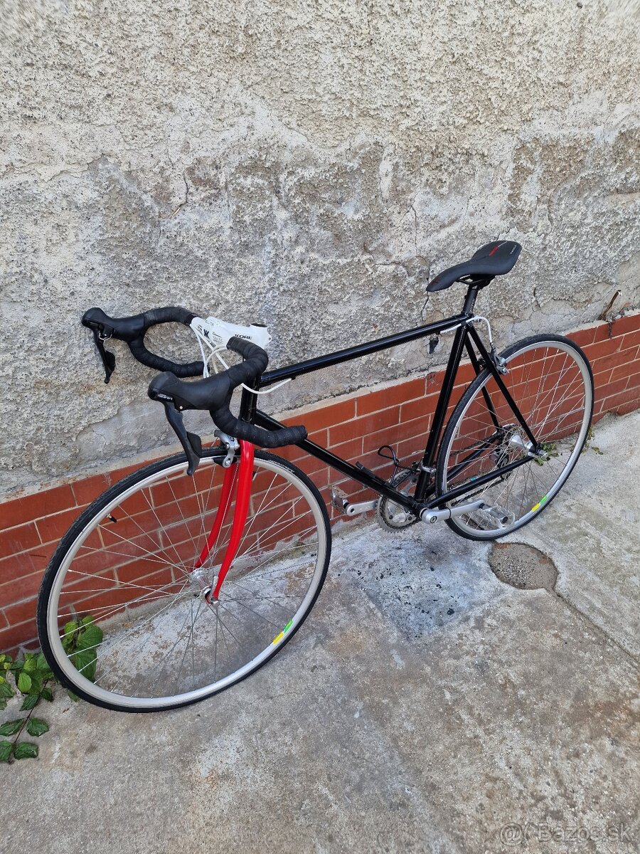 Cestný bicykel