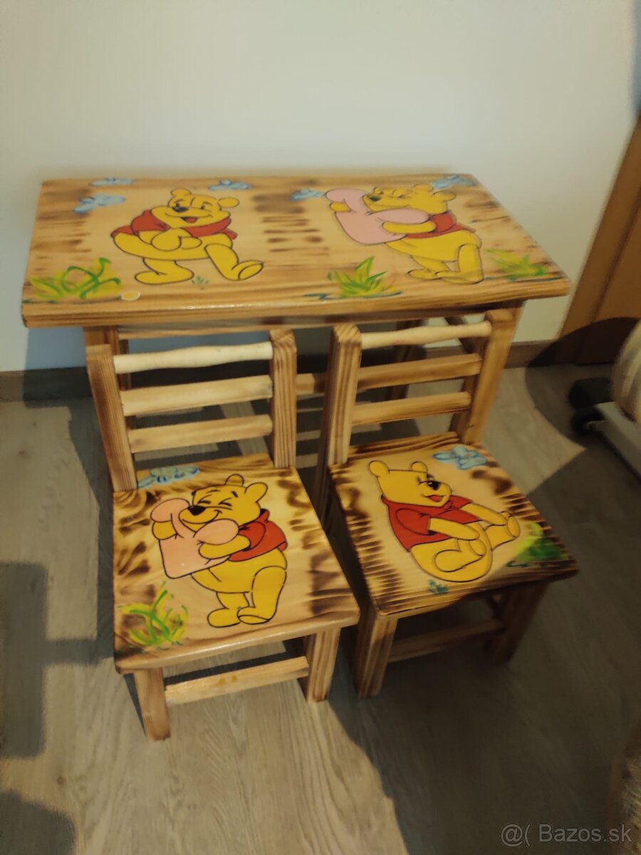 Detský stolik so stolickami