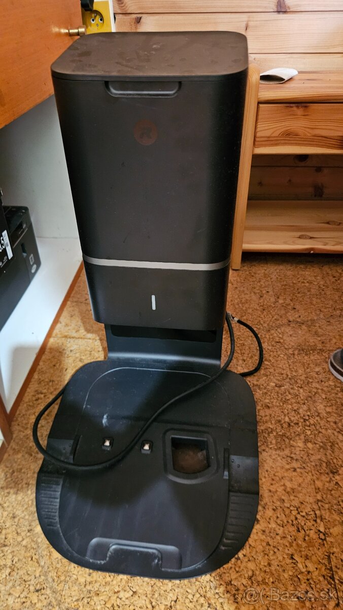 iRobot roomba S9+ vyprázdňovacia stanica