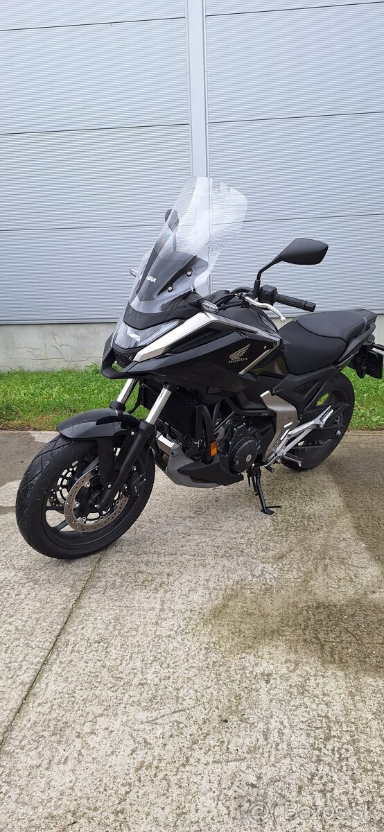 Honda NC750X 2025