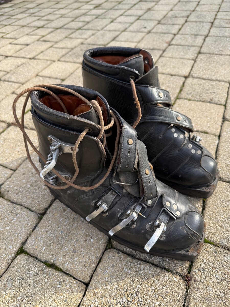 Lyziarky kozene true vintage retro