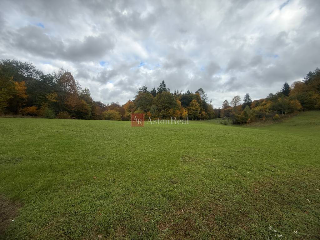 Očarujúci pozemok na výstavbu RD v lone prírody o rozlohe 11