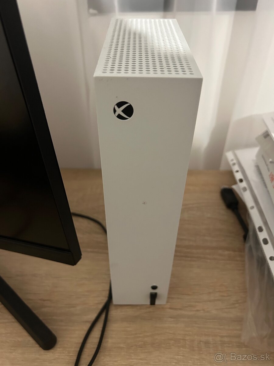 Predám Xbox series S