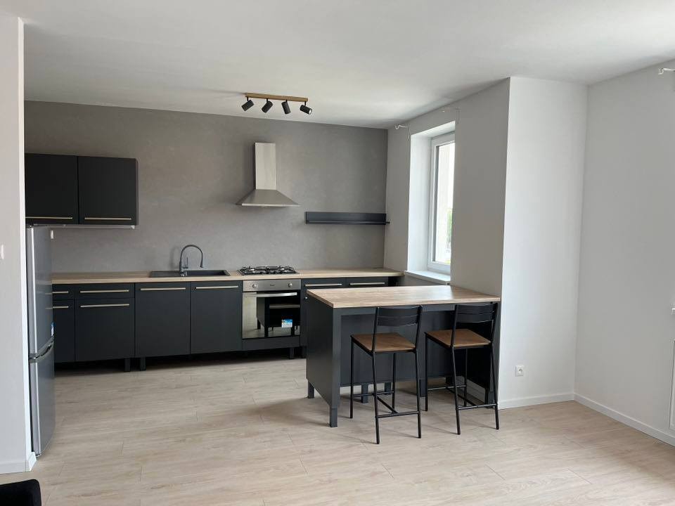 Na prenájom veľký svetlý 2i byt Trnava-Zavar + parking