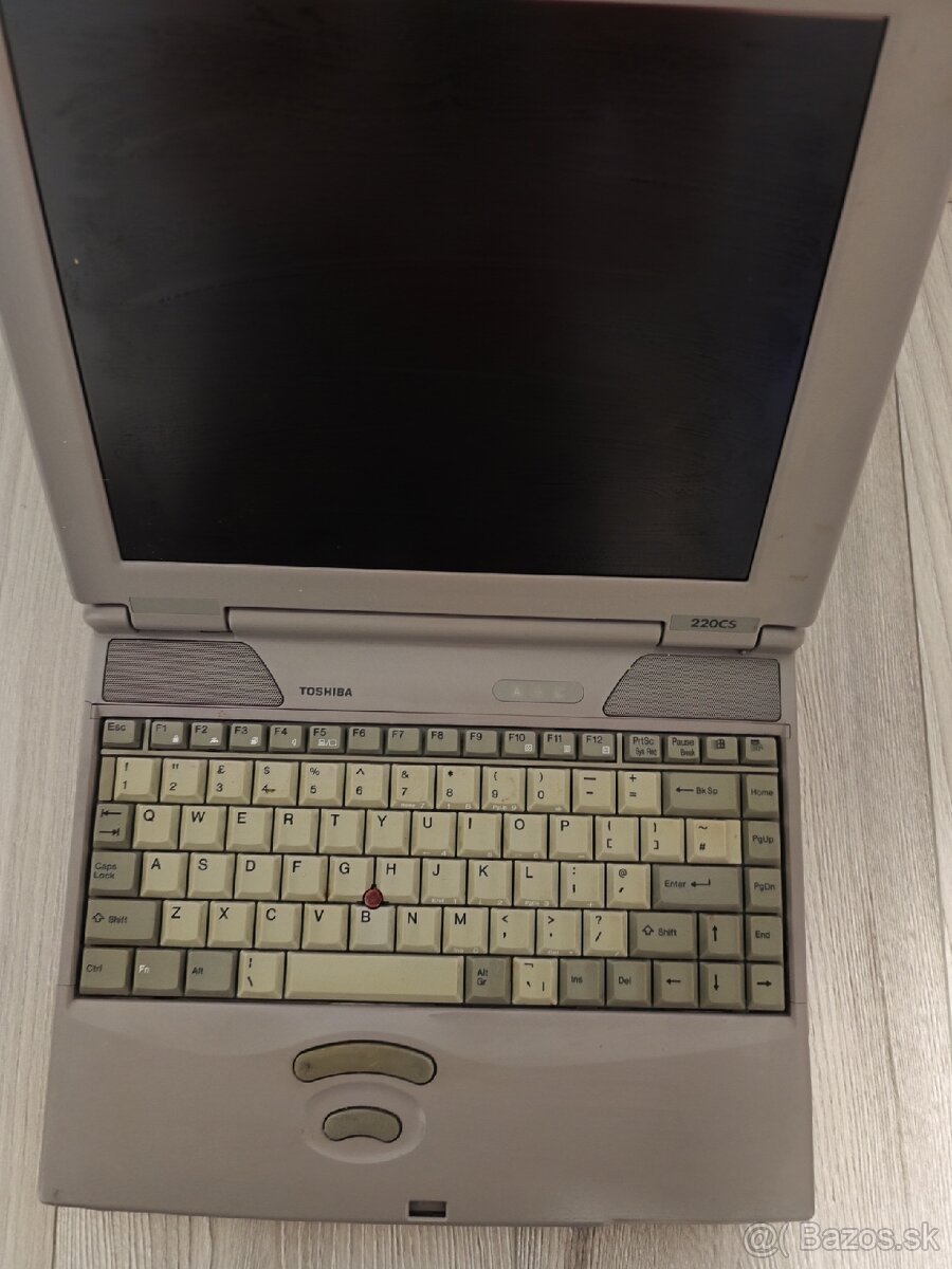 RETRO SKVOST: Toshiba Satellite 220CS (1997)
