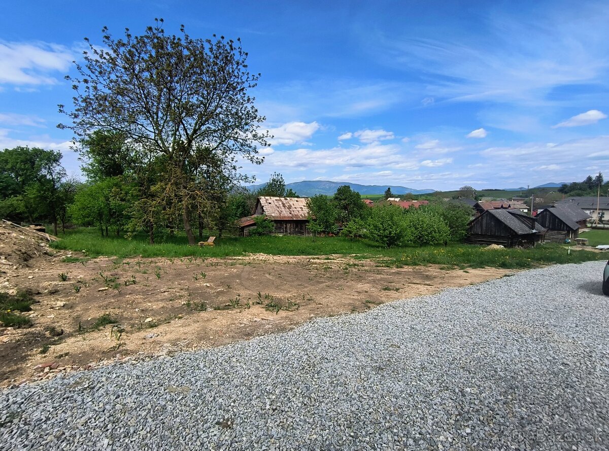 Pozemok so IS v krásnom prostredí