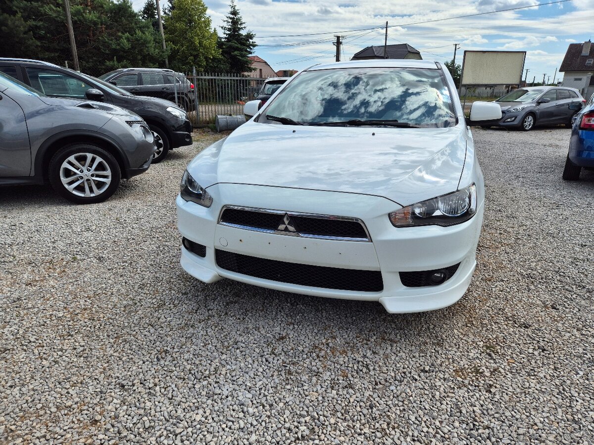 Mitsubishi lancer