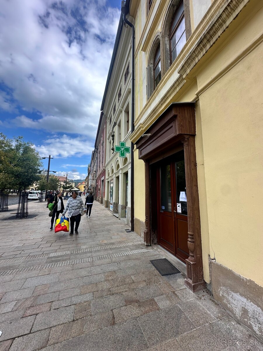 OBCHODNE PRIESTORY/NAMESTIE/LEVOCA