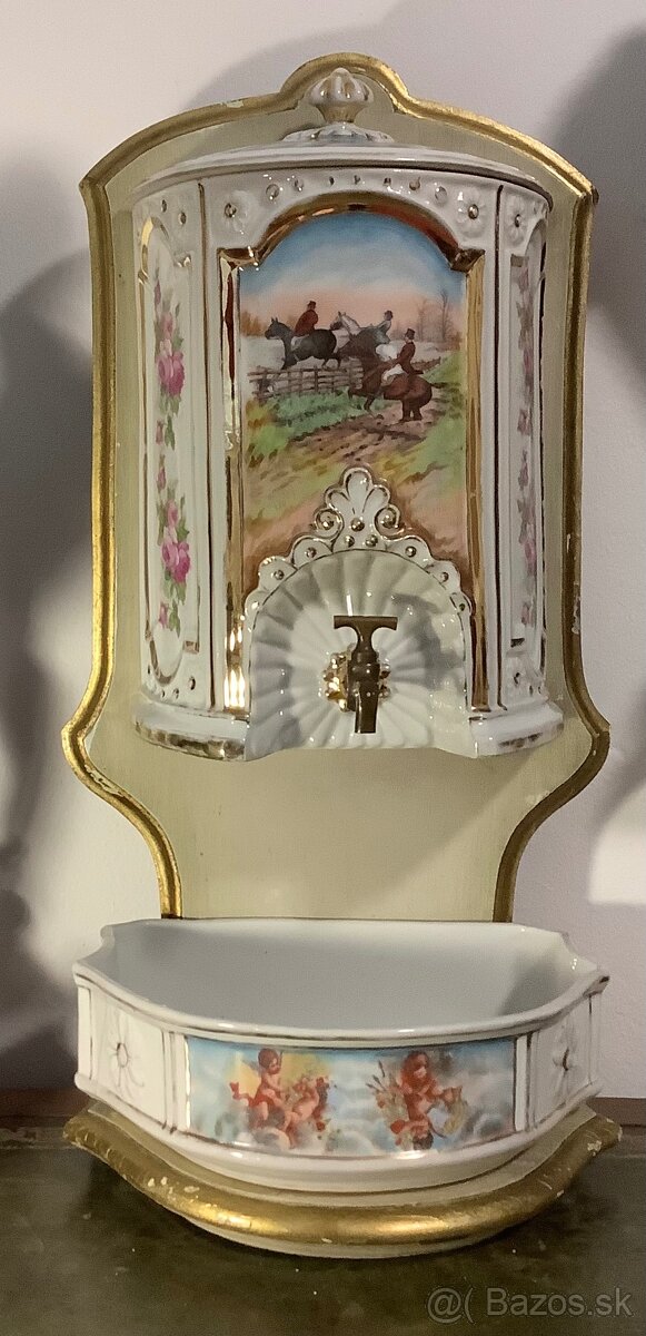 Starožitná nástěnná porcelánová fontána Francie