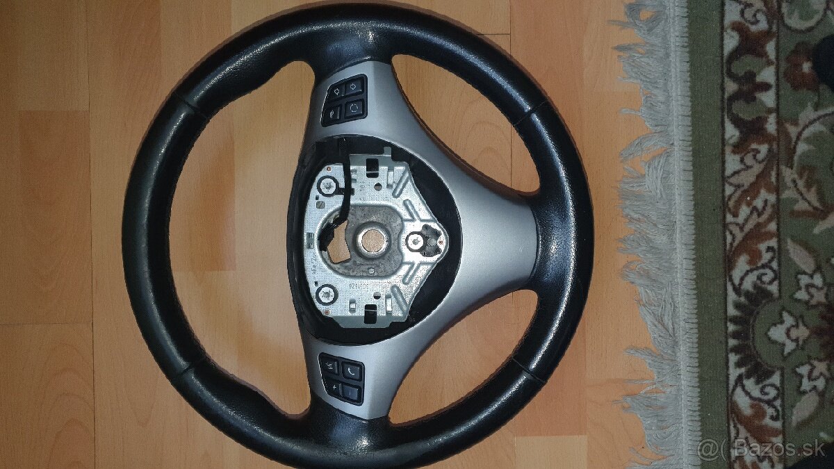 Predám volant