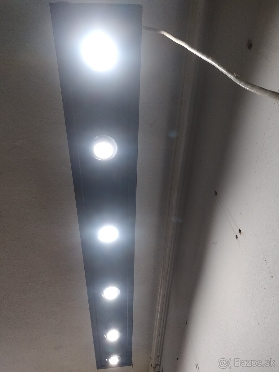 Predám osvetlenie nad akvárium