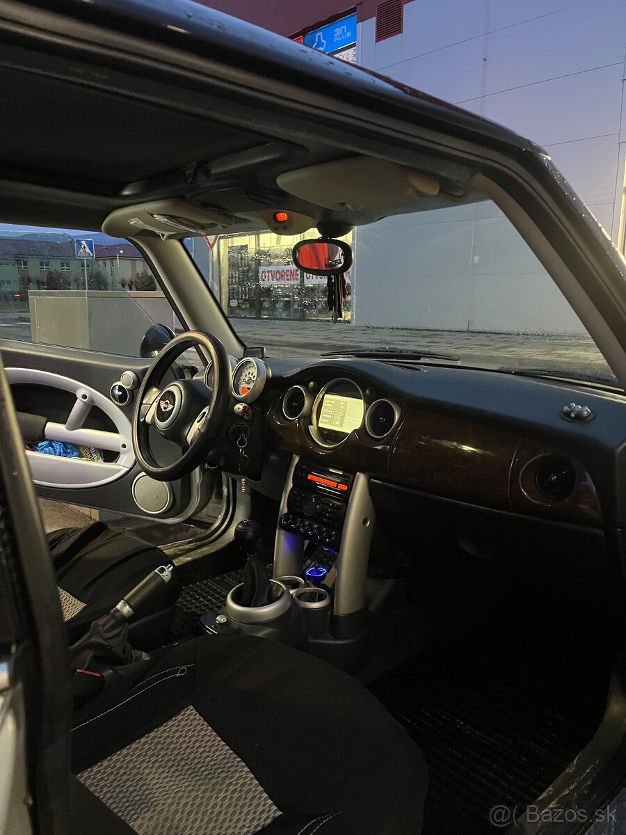Mini cooper 1.6 benzín na ND