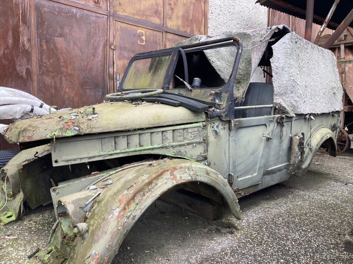 GAZ 69 predám dve karosérie
