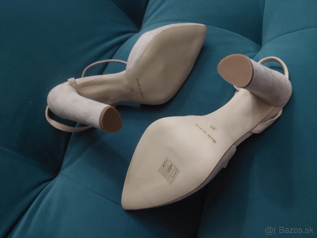 Elegantné sandále na vysokom opatku