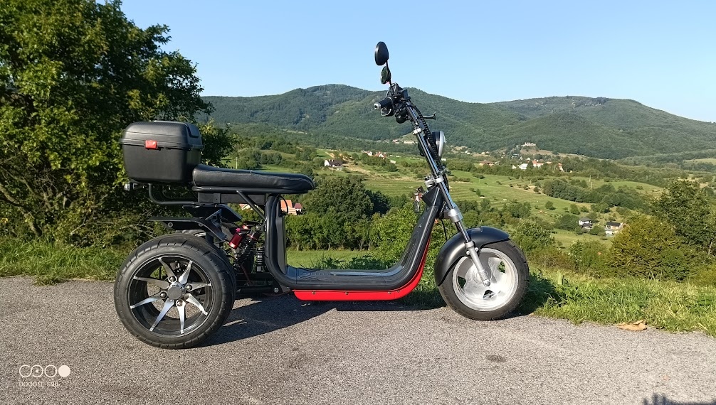 Predám elektrickú kolobežku Harley trojkolesový