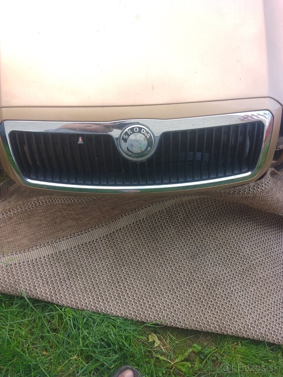 SKODA FABIA  PREDNA MASKA  9601 FARBA