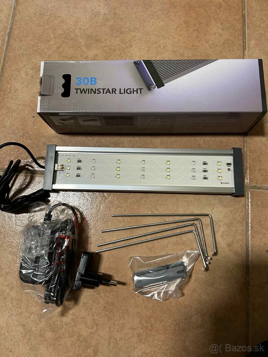 Led svetlo Twinstar pre malé akvárium