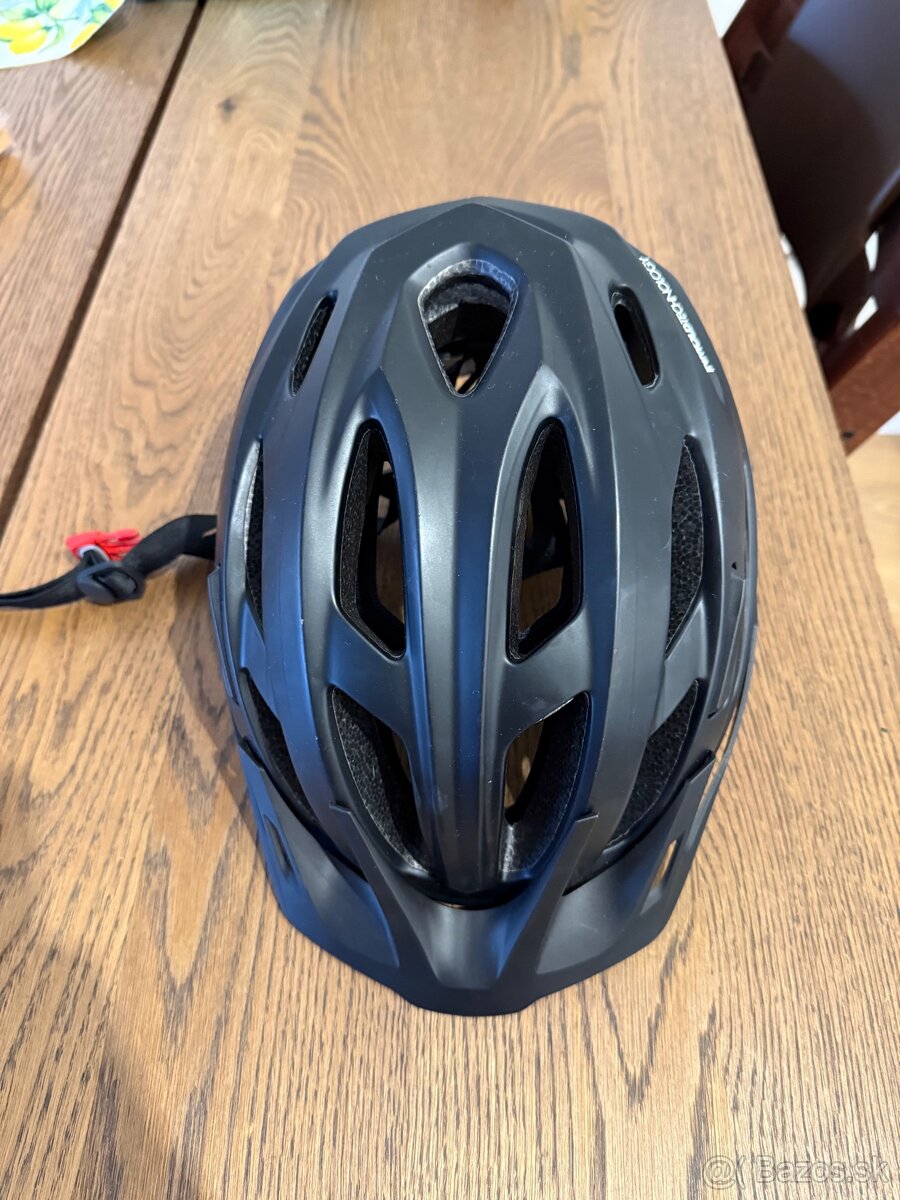 ROCKRIDER Kód 8529388 Prilba na MTB EXPL 500 čierna