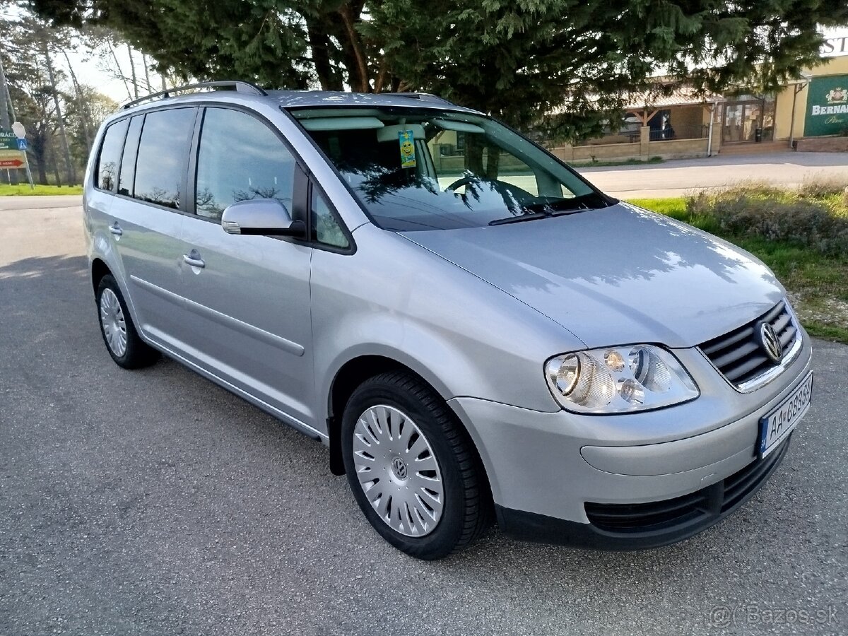 Predám Volkswagen Touran 7 MIESTNE