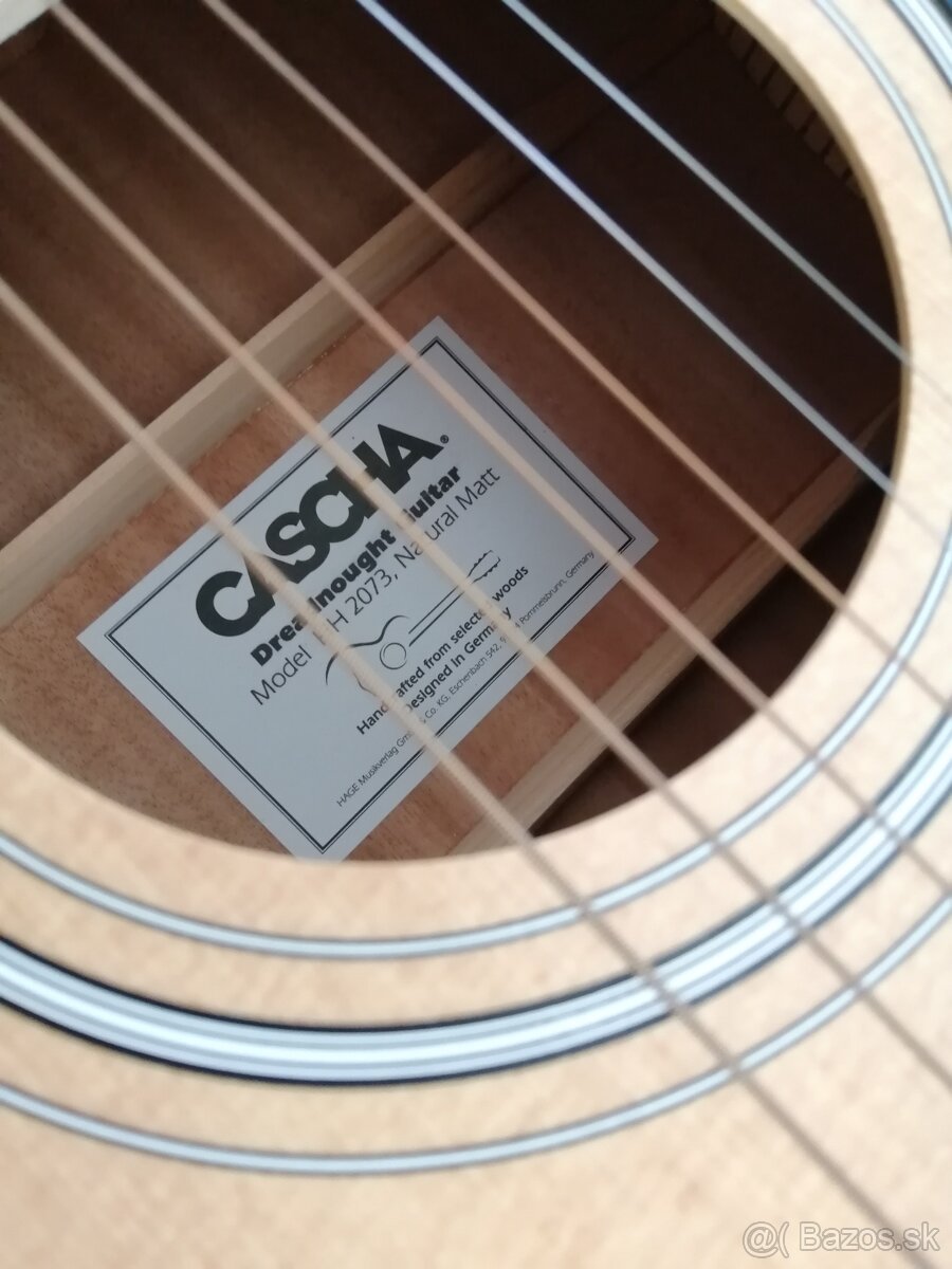 Akustická gitara