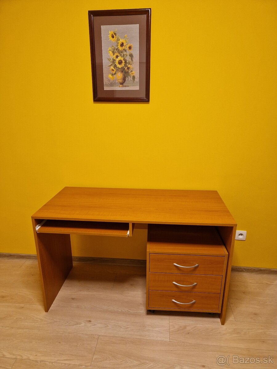 Predám písací stolík