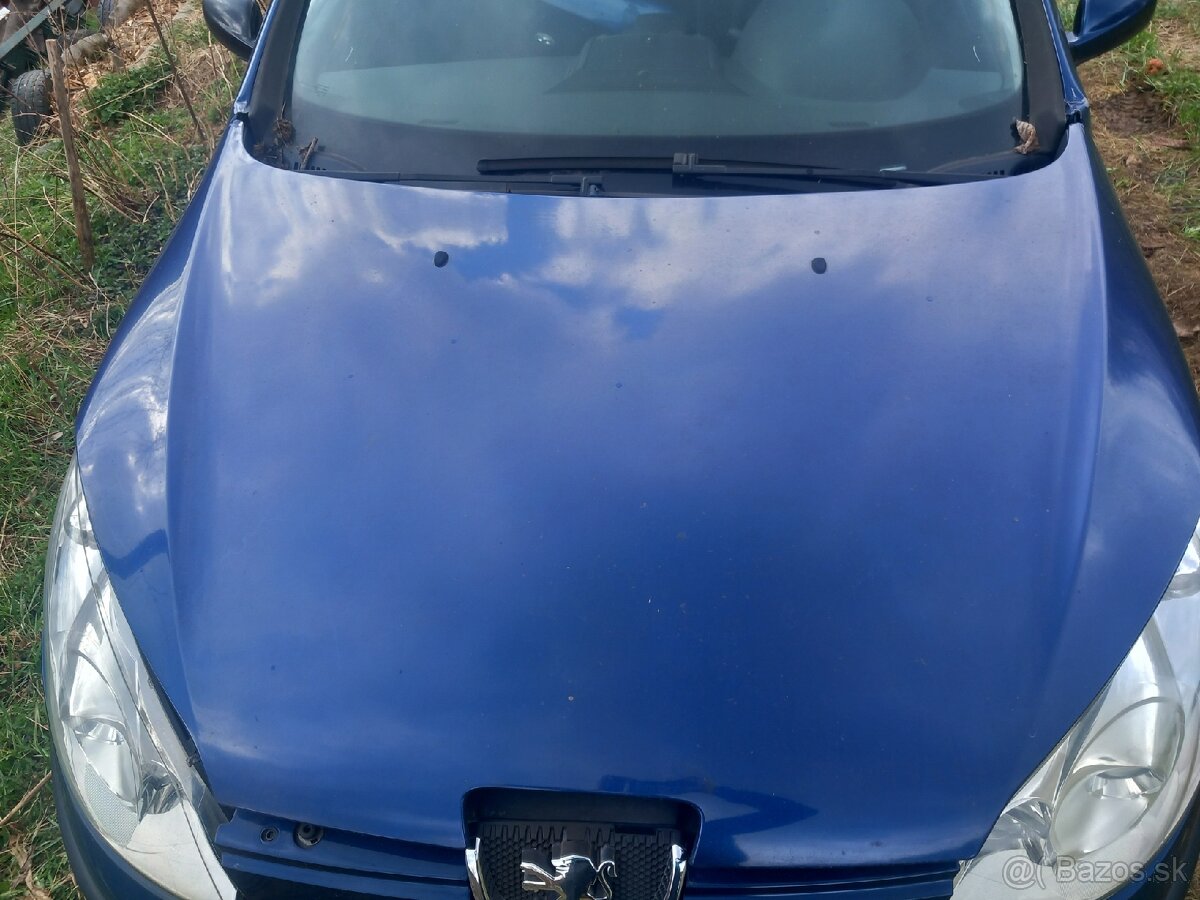Peugeot 407 kapota