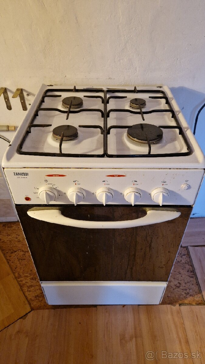 Darujem sporák Zanussi