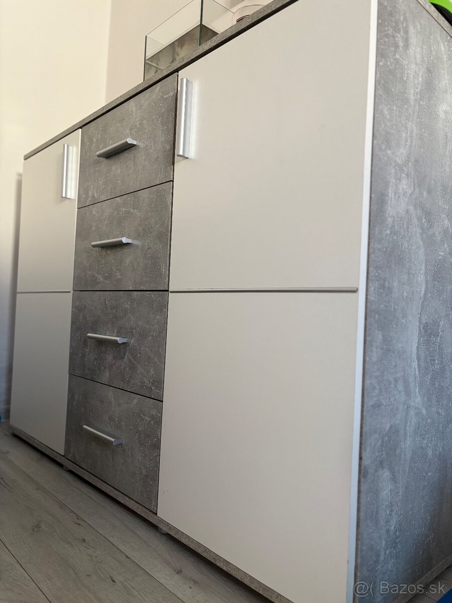 predam obyvaciu stenu