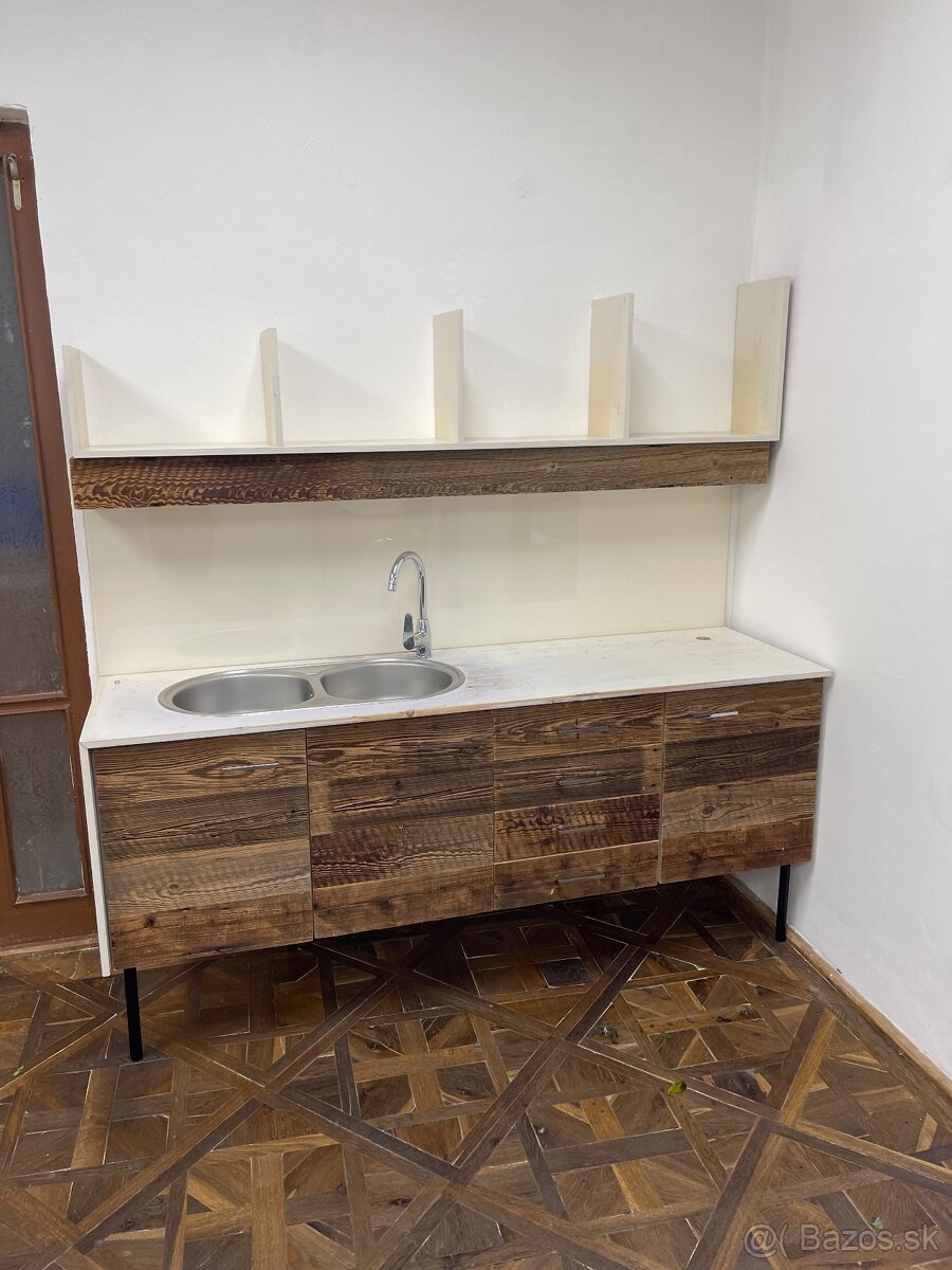 Kadernícky salón - pracovná linka