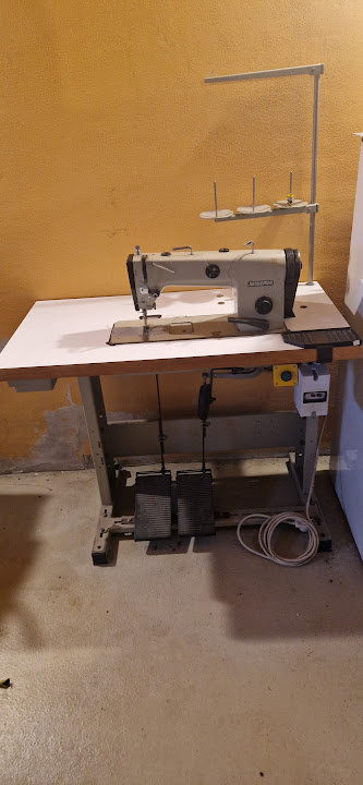 Predám priemyselný šijací stroj