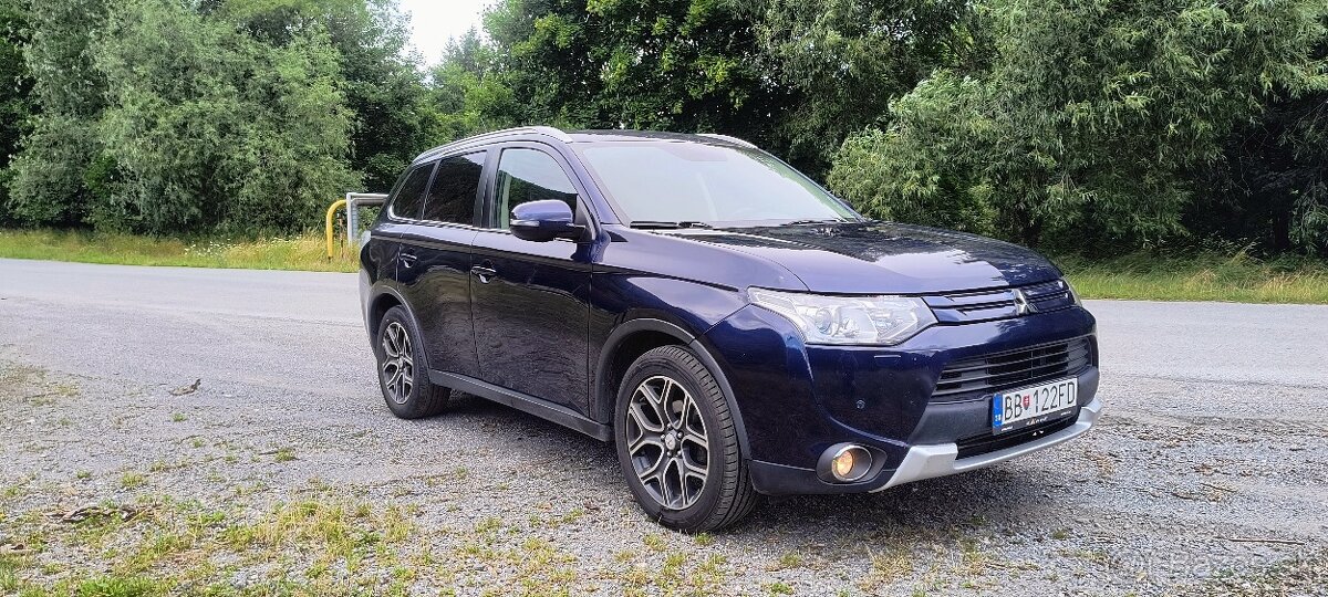 MITSUBISHI OUTLANDER 2.2D AUTOMAT 4x4 7-MIESTNE FULL VÝBAVA
