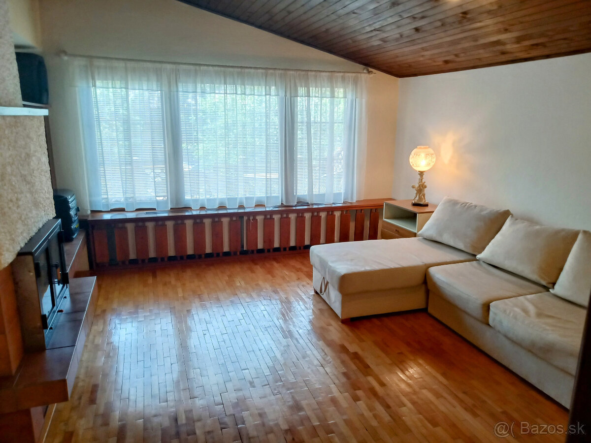 Rodinný dom na prenájom, Staré mesto, 4 izby, krb, zahrada