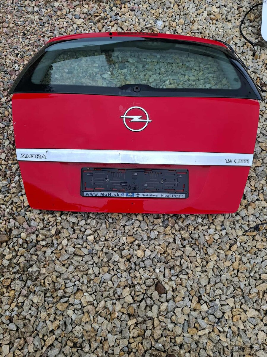 Kufrové dvere Opel Zafira B