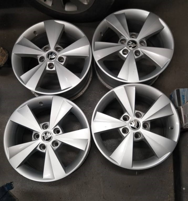 Alu 5 x 112 16" originál + pneu.