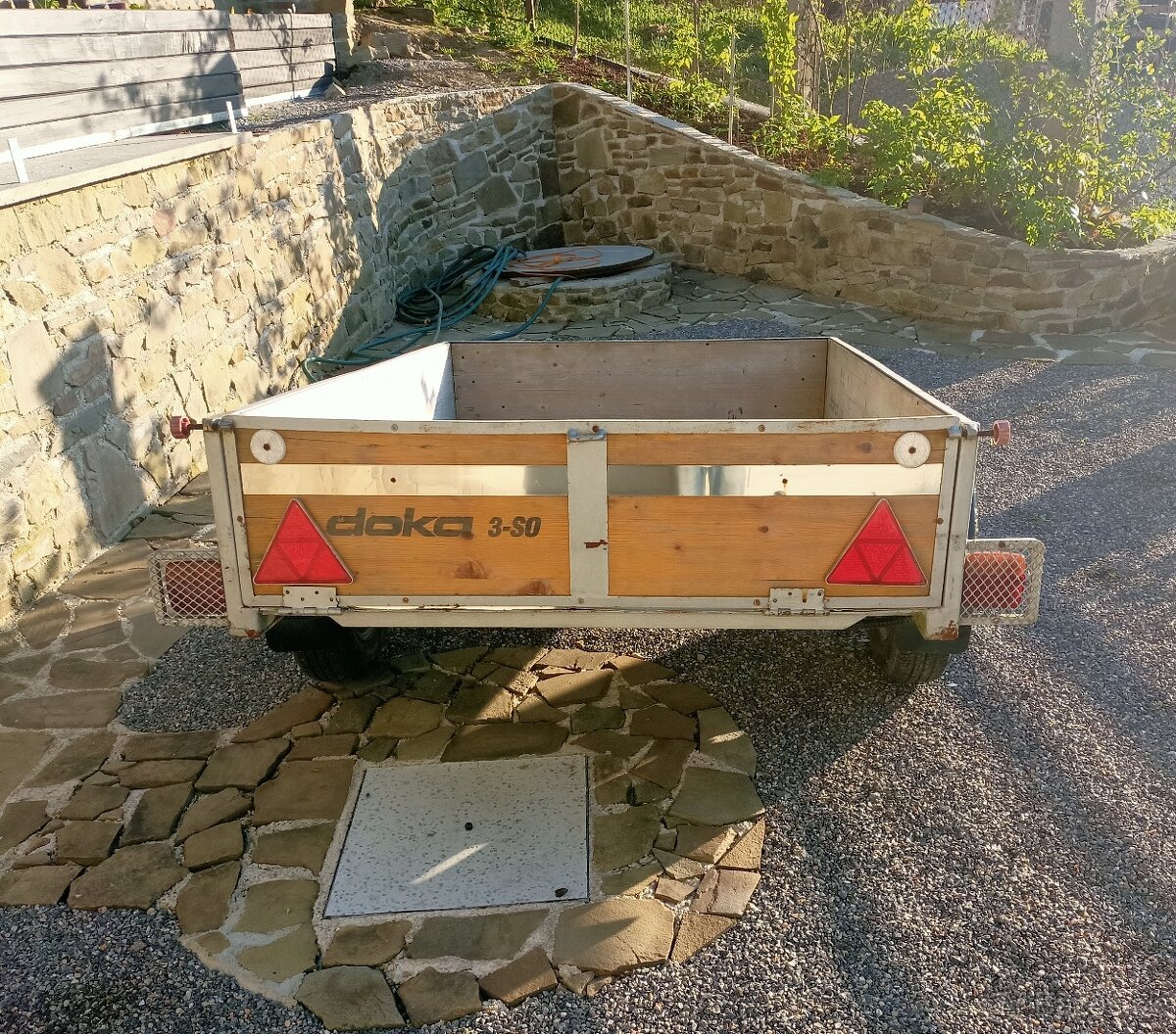 Prívesný vozík Agados