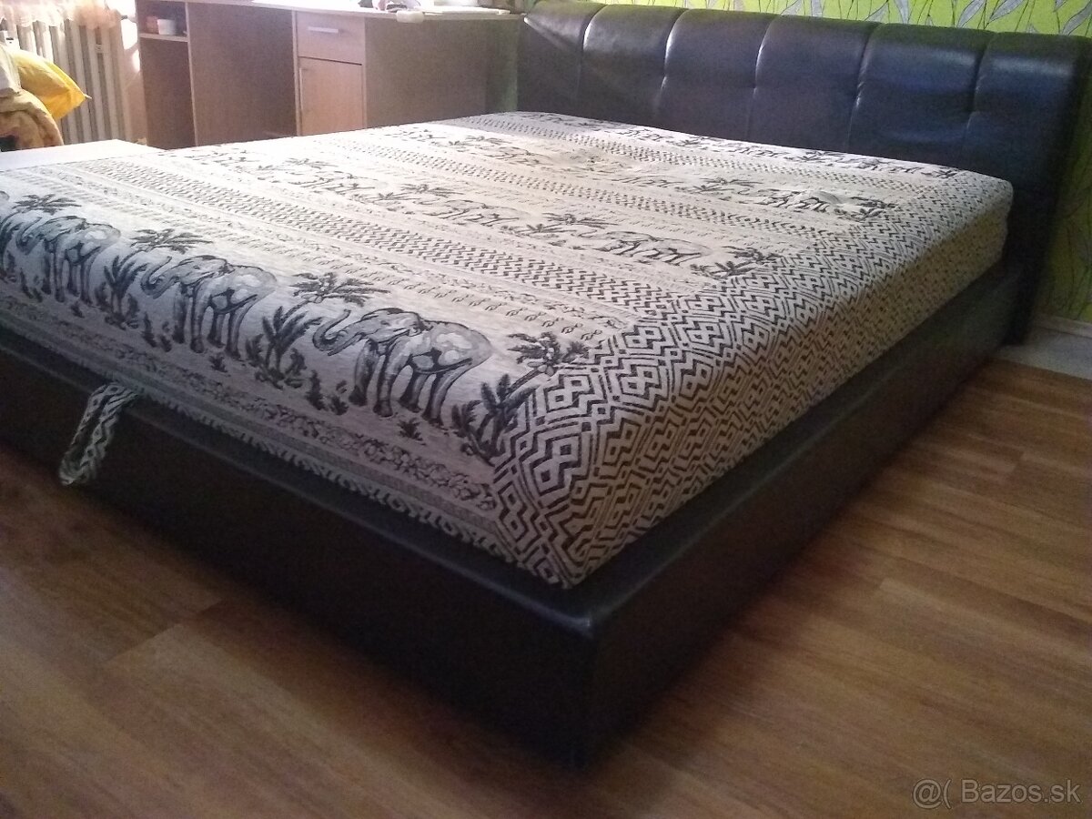 PREDÁM FRANCÚZSKY POSTEL S ÚLOZNYM PRIESTOROM 160 x 200