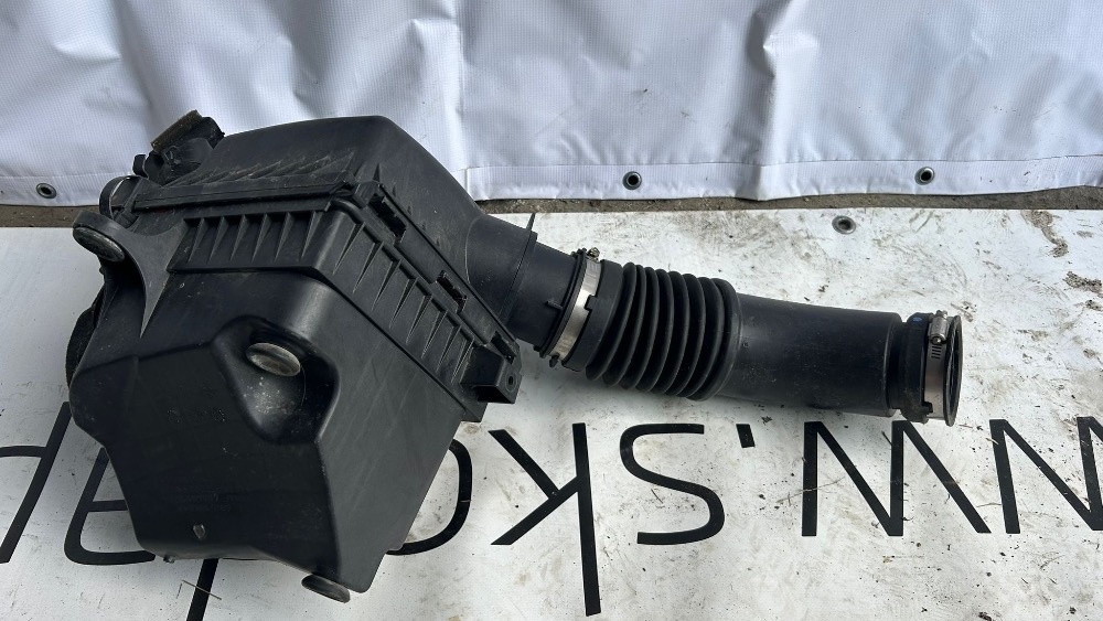 Jeep Grand Cherokee vzduchový filter 68999048AA