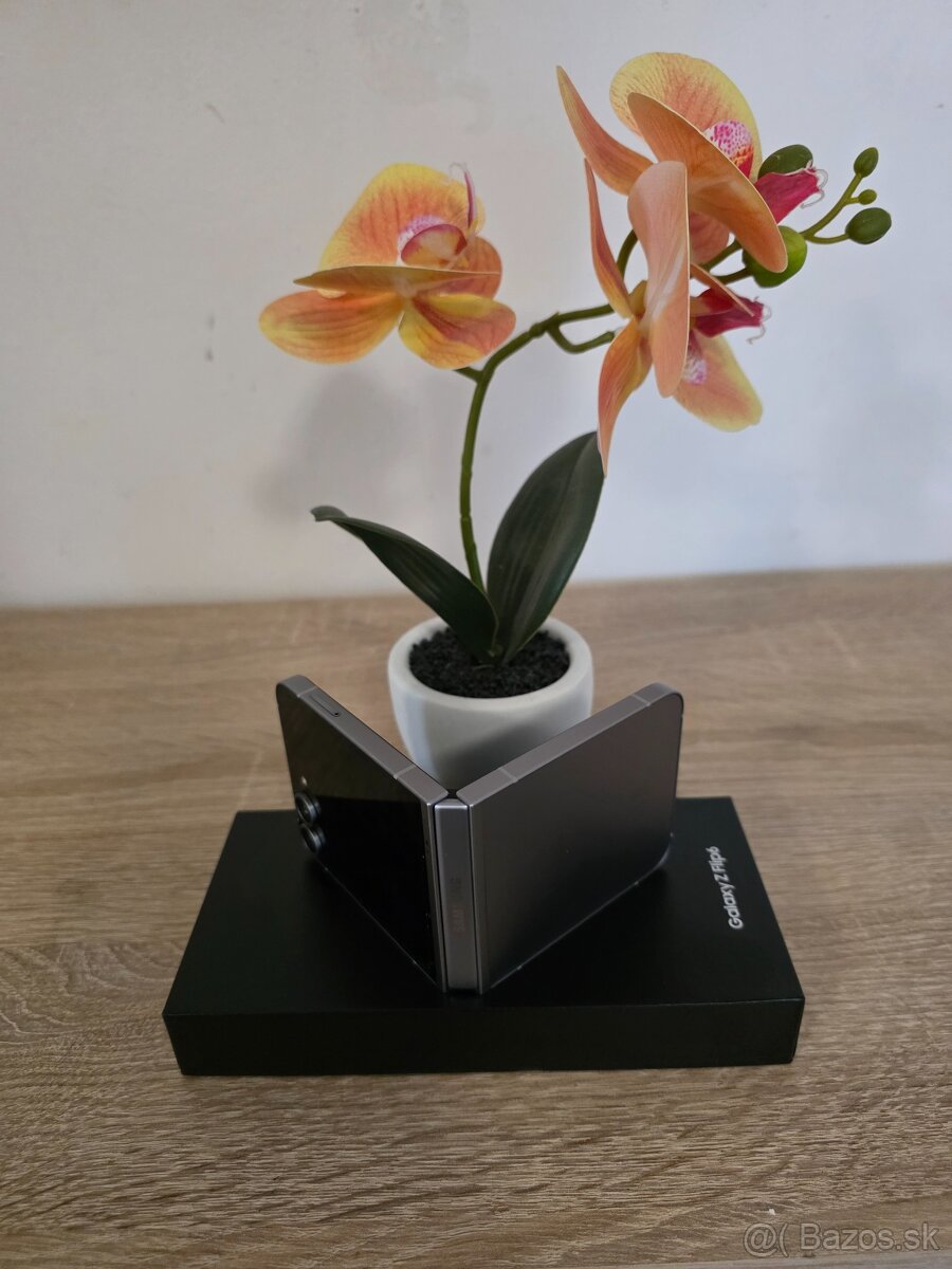 Samsung Galaxy Z Flip 6