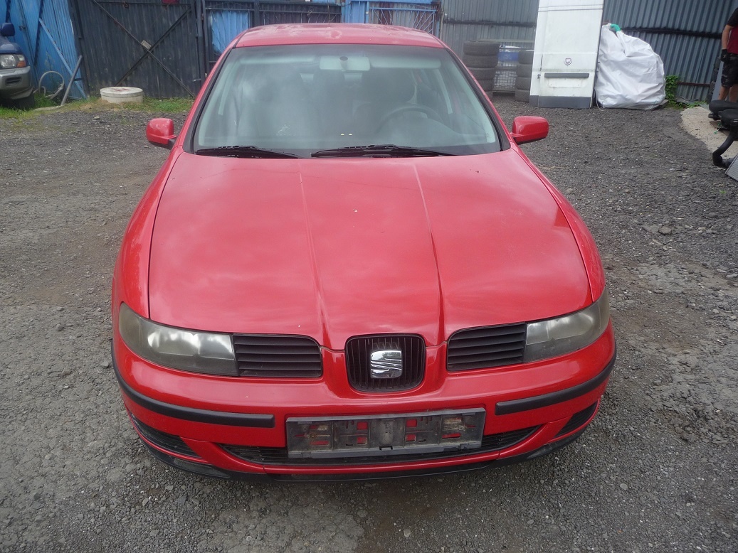 Seat  Leon............nahradne diely