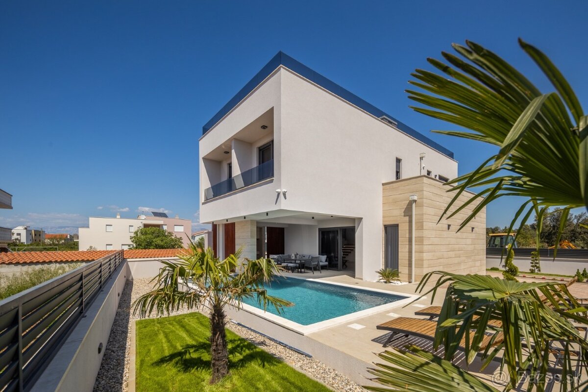 Luxusná kompletne zariadená vila s bazénom / Chorvátsko, Nin