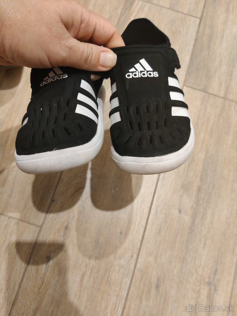 Adidas sandale