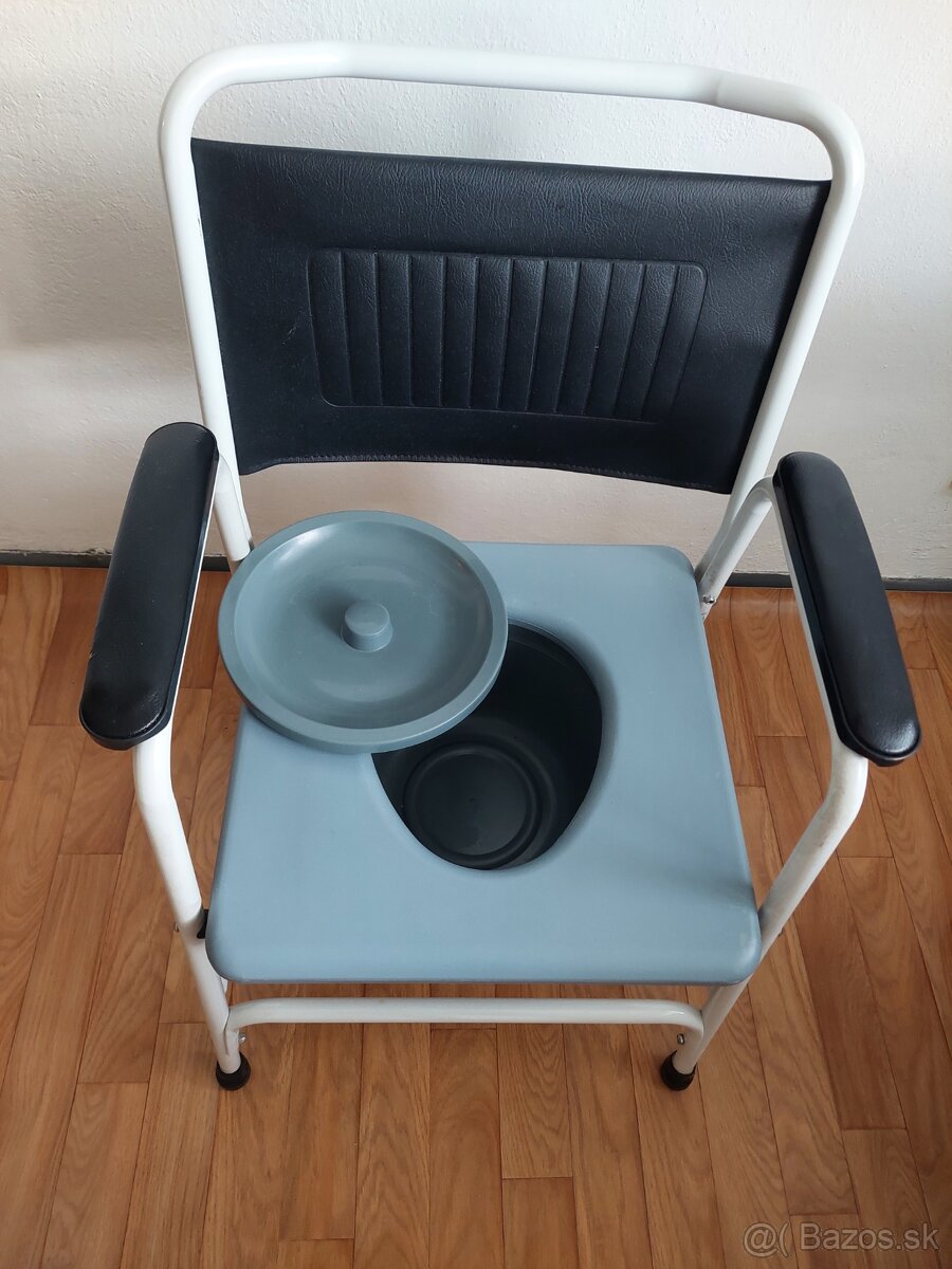 Kovové toaletné kreslo